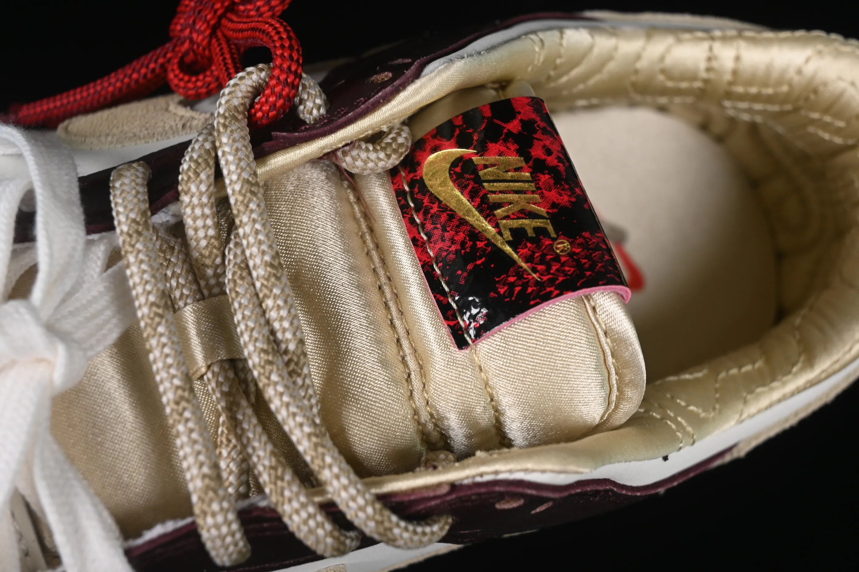 All Categories Nk SB Dunk Series Nk SB Dunk Low Low-top sneakers K version Nk Dunk Low "Year of the Snake" Limited to the Year of the Snake Low-top casual sneakers HV5991-171